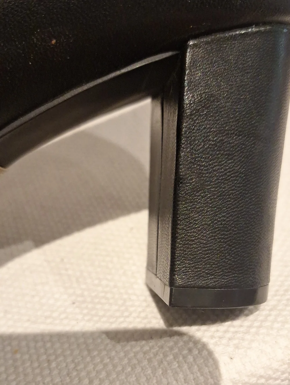 Vionic Mariana Black Chunky Heel Pump